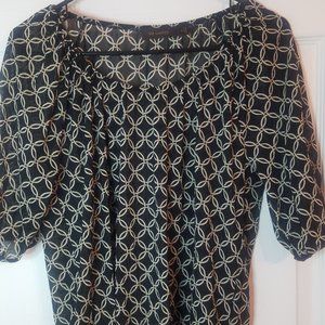 The Limited Size M Black & White Pattern Blouse